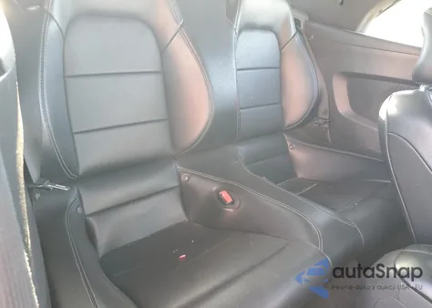 2016 Ford Mustang z USA, uszkodzony, nr VIN 1FATP8UH5G5274711